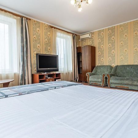 Комфортная Квартира На Метро Осокорки Kiev Buitenkant foto