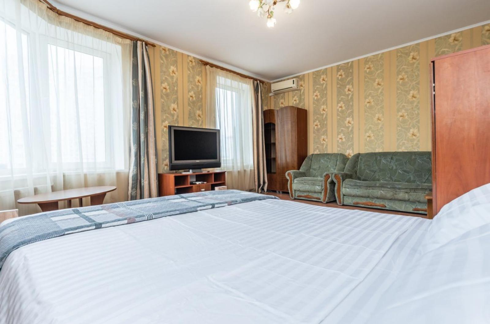 Комфортная Квартира На Метро Осокорки Kiev Buitenkant foto